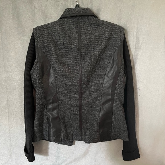 Bonita Black and Gray Jacket (US Size Medium) - Picture 7 of 7